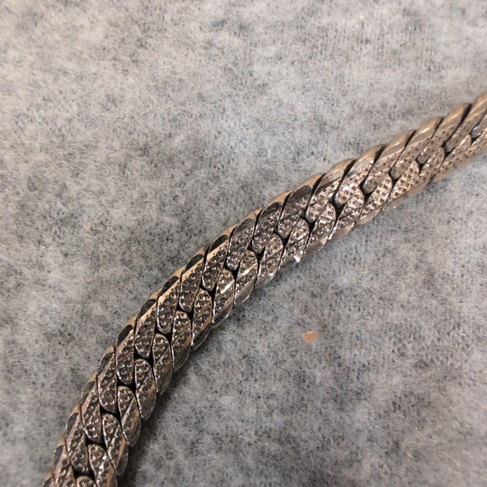 Vintage Silver Tone Textured Herringbone Flat Chain Necklace Korea J4 - Picture 4 of 6